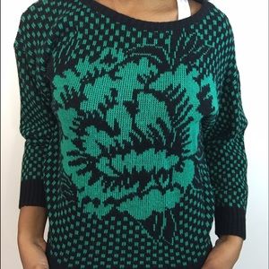 COMFY GREEN & BLACK SWEATER!!